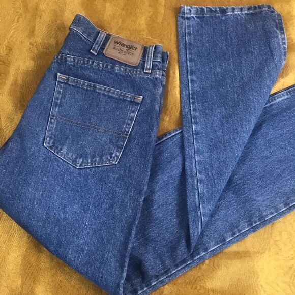 VTG,WRANGLER AUTHENTICS EST 1947 100% COTTON MEN JEANS SIZE (35x34) UNISEX - Picture 1 of 9